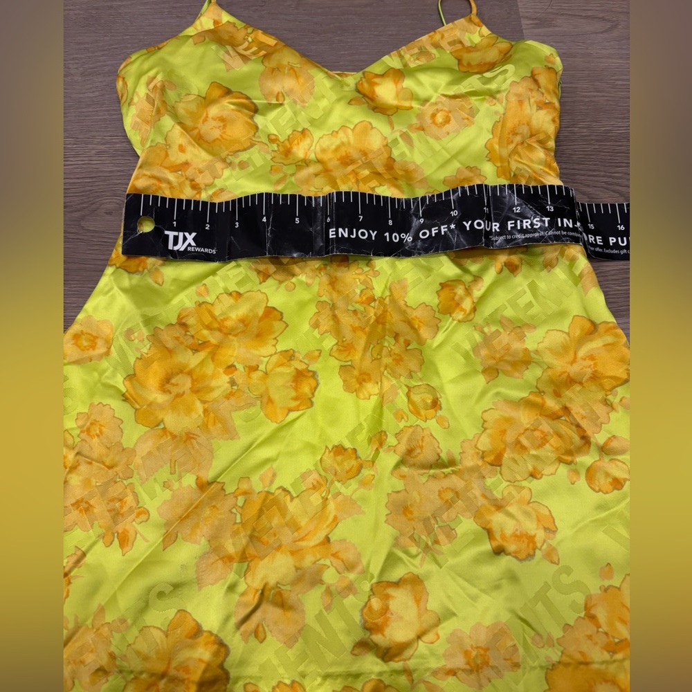 VETEMENTS Yellow Acid‎ Flower Slip Shirt - Picture 7 of 8